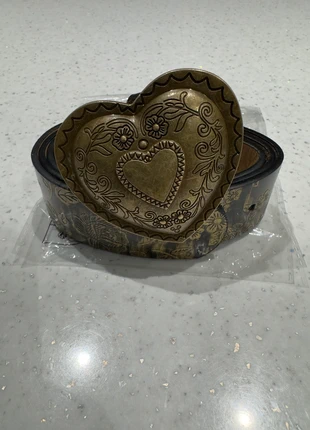 Y2K Love Buckle Belt - Gold, brand: unknown, condition: New without tags, size: 42 inches, £9.00, £10.15 includes Buyer Protection