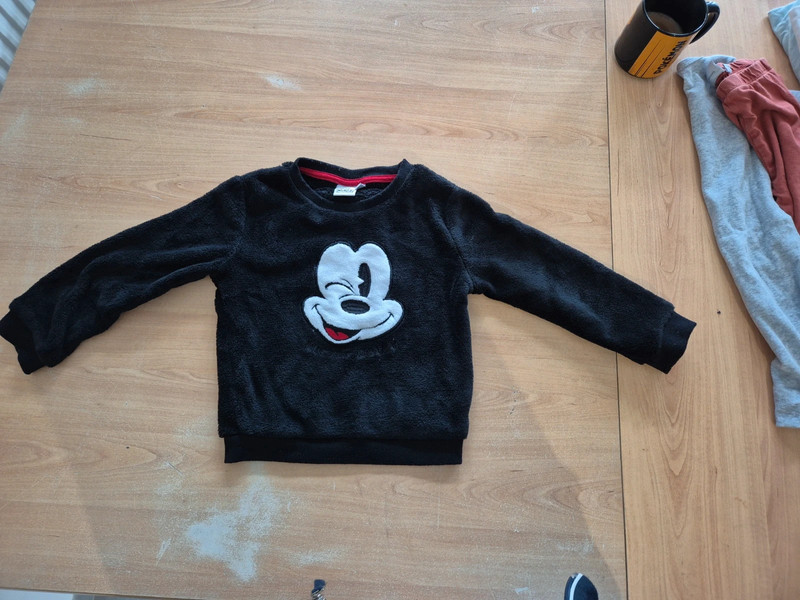 Pull chaud mickey 3ans