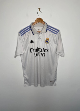 Maillot adidas real de Madrid blanc 2022 / 2023 domicile taille L, marque: adidas, état: Très bon état, taille: L, 25,00 €, 26,95 € Protection acheteurs incluse