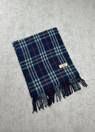 Écharpe Burberry bleu, marque: Burberry, état: Très bon état, 50,00 €, 53,20 € Protection acheteurs (Pro) incluse
