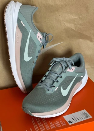 Scarpe Nike  W Air Winflo 10, marke: Nike, zustand: Neu, mit Etikett, größe: 38, 58,00 €, 61,60 € inklusive Vinted-Käuferschutz