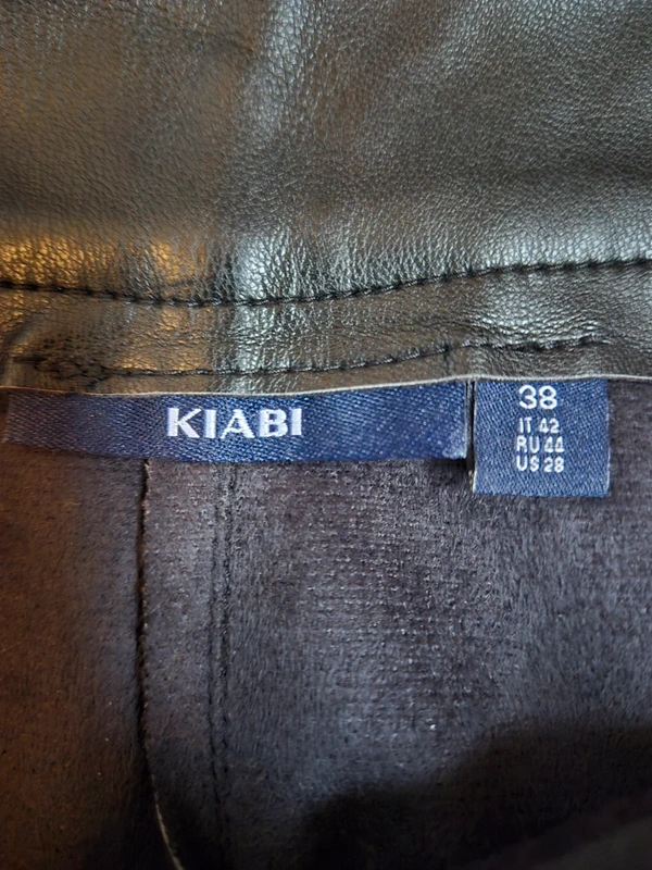Short noir effet cuir Kiabi - photo numéro 3