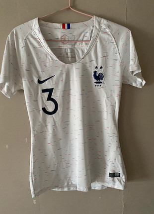 Maillot équipe de France 2 étoiles femme, marke: Nike, zustand: Neu, größe: M / 38 / 10, 35,00 €, 37,45 € inklusive Vinted-Käuferschutz