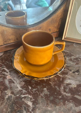 Tasse à thé ou café long et sous-tasse en céramique vernis vintage années 50, merk: Vintage Boutique, staat: Heel goed, € 9,00, € 10,15 inclusief Kopersbescherming