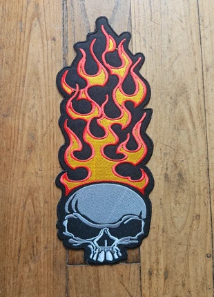Écusson thermocollant long flaming skull, merk: Inconnu, staat: Heel goed, € 10,00, € 11,20 inclusief Kopersbescherming Pro