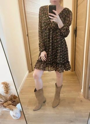 Robe fleurie, marke: Easy Clothes, zustand: Neu, größe: S / 36 / 8, 10,00 €, 11,20 € inklusive Vinted-Käuferschutz