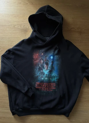 Stranger things oversized hoodie baggy, merk: Pull & Bear, staat: Heel goed, maat: M / 38 / 10, € 8,00, € 9,10 inclusief Kopersbescherming