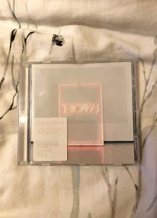 The 1975 💿, estado: Muito bom, €5.50, €6.48 inclui Proteção do Comprador