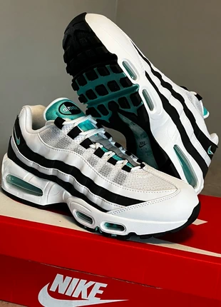 Nike air max 95 OG « black border » Neuve, marque: Nike, état: Neuf avec étiquette, taille: 42, 160,00 €, 168,70 € Protection acheteurs incluse