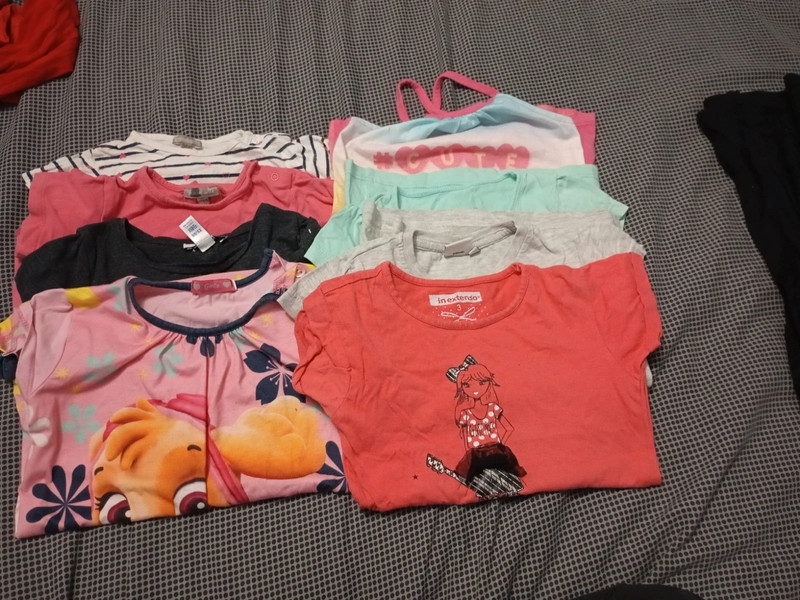 Lot de 8 tee shirt manches courtes taille 3 ans