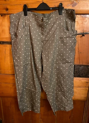 Women’s 3/4 length cropped trousers size 24, brand: Bonmarché, condition: Very good, size: 6XL / UK 40-42, £2.50, £3.33 includes Buyer Protection