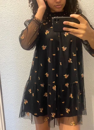 Romantic Sheer Black Floral Dress, marque: Zara, état: Très bon état, taille: S / 36 / 8, 18,00 €, 19,60 € Protection acheteurs incluse