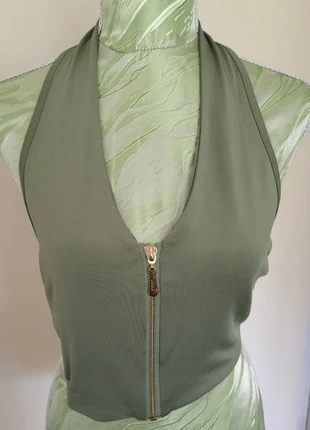 Gorgeous green zip front halterneck crop top. New. Size Medium, brand: Shein, condition: New without tags, size: M / 38 / 10, €3.99, €4.89 includes Buyer Protection