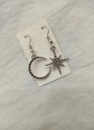 Pendientes de luna y estrella perfectos para estilo celestial, merk: Local, staat: Nieuw met prijskaartje, € 10,00, € 11,20 inclusief Kopersbescherming