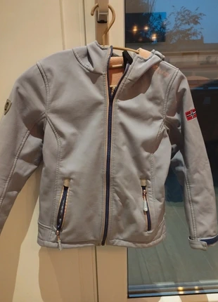 Softshell Jack trollkids 140, marca: Trollkids, estado: Muito bom, tamanho: 10 anos / 140 cm, €4.00, €4.90 inclui Proteção do Comprador