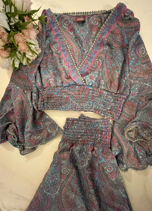 Set top+pantaloni vintage silk paisley tg. S - nuovo, marque: Boohoo, état: Neuf sans étiquette, taille: S / 36 / 8, 10,00 €, 11,20 € Protection acheteurs incluse