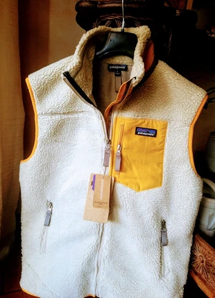 Gilet retropile sportivo, estado: Nuevo con etiquetas, tamaño: M, 70,00 €, 74,20 € Protección al comprador incluida