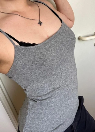 Basic Grey Tank Top, brand: Vintage Dressing, condizioni: Ottime, taglia: M / IT 42 / EU 38, €3.00, €3.85 include la Protezione acquisti