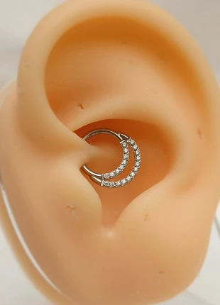 Piercing clicker daith en titane avec zircons clair double septum, helix, tragus, marque: Premium, état: Très bon état, 24,00 €, 25,90 € Protection acheteurs incluse