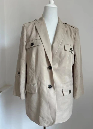 Trench femme beige un jour ailleurs en très bon état taille 44/XXXL, marque: Un Jour Ailleurs, état: Très bon état, taille: XXL / 44 / 16, 10,00 €, 11,20 € Protection acheteurs incluse