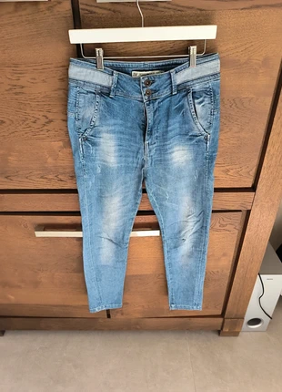 Jean biton Zara taille 36 taille haute slim, marca: Zara, estado: Muito bom, tamanho: S / 36 / 8, €5.00, €5.95 inclui Proteção do Comprador