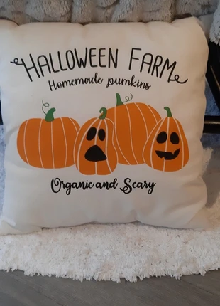 Coussin Halloween Farm, merk: Auchan, staat: Nieuw zonder prijskaartje, maat: 40 x 40 cm, € 4,00, € 4,90 inclusief Kopersbescherming