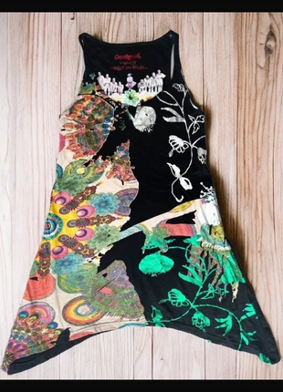 Tunique sans manches noire à motifs Desigual Taille S/36, marque: Desigual, état: Très bon état, taille: S / 36 / 8, 5,00 €, 5,95 € Protection acheteurs incluse