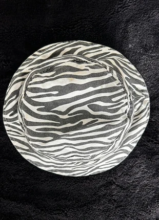 Bob imprimé zèbre Primark, brand: Primark, condizioni: Buone, taglia: Taglia unica, €3.00, €3.85 include la Protezione acquisti