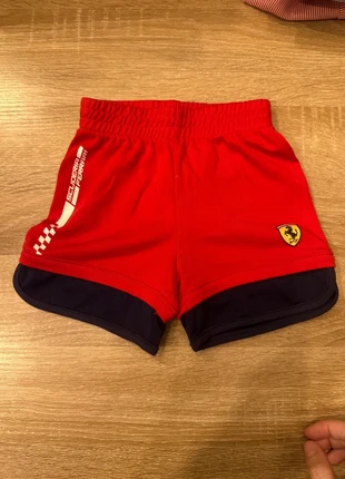 Short Ferrari 9-12 mois, marca: Ferrari, estado: Muito bom, tamanho: 9-12 meses / 74 cm, €10.00, €11.20 inclui Proteção do Comprador