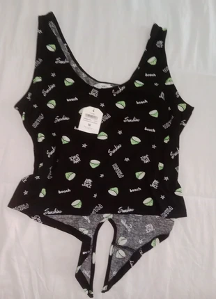 Top Nero con Stampa Lime  – Nuovo con Cartellino 🖤, marke: Alternative, zustand: Sehr gut, größe: S / 36 / 8, 8,00 €, 9,10 € inklusive Vinted-Käuferschutz