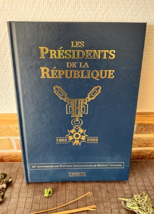 Les présidents de la République / 1962 - 2002, staat: Heel goed, € 15,00, € 16,45 inclusief Kopersbescherming Pro