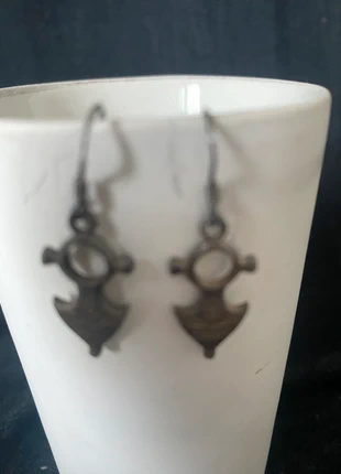 Ancienne boucle d’oreille berbère Touareg argent massif croix d’Agadez poinçonné pour petite fille, marca: Berbère, estado: Muito bom, €29.00, €31.15 inclui Proteção do Comprador