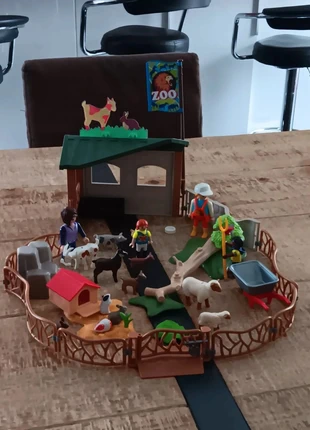 Parc animalier et visiteurs playmobil, brand: Playmobil, condition: Very good, size: 4 years / 104 cm, €17.00, €18.55 includes Buyer Protection