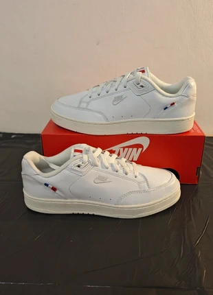 Sneakers nike taglia 40 nuove mai indossate, marke: Nike, zustand: Sehr gut, größe: 40, 45,00 €, 47,95 € beinhaltet Vinted-Käuferschutz Pro