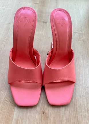 Sandalias de tacón transparente ancho Zara, marca: Zara, estado: Nuevo sin etiquetas, tamaño: 38, 26,00 €, 28,00 € Protección al comprador incluida