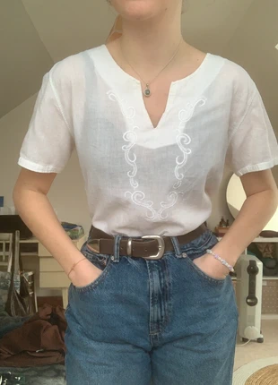 T-shirt blanc col v, marke: pas de marque, zustand: Sehr gut, größe: S / 36 / 8, 3,00 €, 3,85 € inklusive Vinted-Käuferschutz