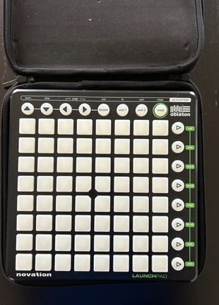 Ableton Launchpad novation, état: Très bon état, 35,00 €, 37,45 € Protection acheteurs incluse