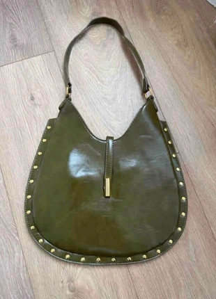Green hobo bag with gold studs, marque: Vintage Love, état: Très bon état, 49,00 €, 52,15 € Protection acheteurs incluse