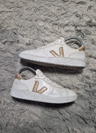 Basket Veja V-10 Blanc Platine Taille 37, marque: Veja, état: Très bon état, taille: 37, 41,50 €, 44,28 € Protection acheteurs incluse