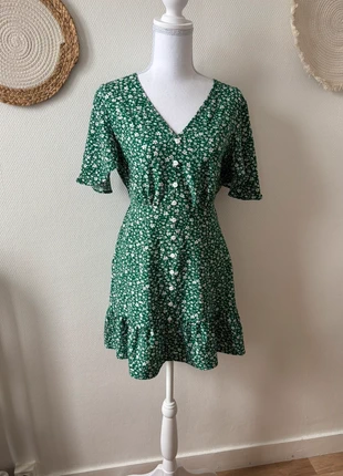 “Green & Gorgeous 🌼 La robe qui fait tourner les têtes !”, marque: Boutique Italiana, état: Très bon état, taille: S / 36 / 8, 12,00 €, 13,30 € Protection acheteurs incluse