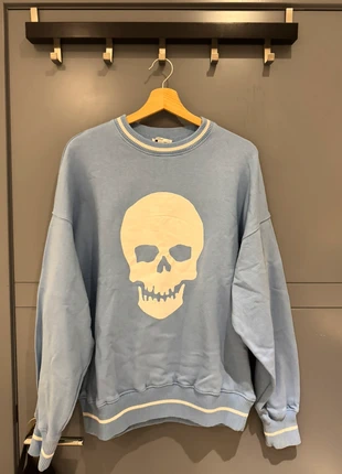 Licht blauwe subdued trui, marque: Subdued, état: Très bon état, taille: Taille unique, 15,00 €, 16,45 € Protection acheteurs incluse