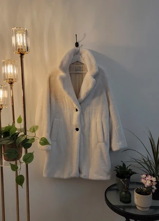 Manteau à fourrure Bershka M, marque: Bershka, état: Neuf sans étiquette, taille: M / 38 / 10, 35,00 €, 37,45 € Protection acheteurs incluse