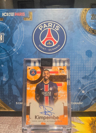 Presnel Kimpembe auto 11/25 topps exhibitions psg, marke: Topps, zustand: Neu, 75,00 €, 79,45 € inklusive Vinted-Käuferschutz