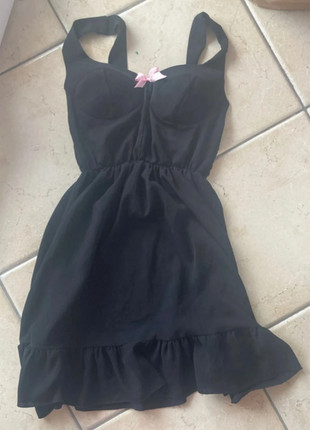 Vestito nero con fiocco rosa, marque: COQUETTE, état: Bon état, taille: S / 36 / 8, 4,00 €, 4,90 € Protection acheteurs incluse