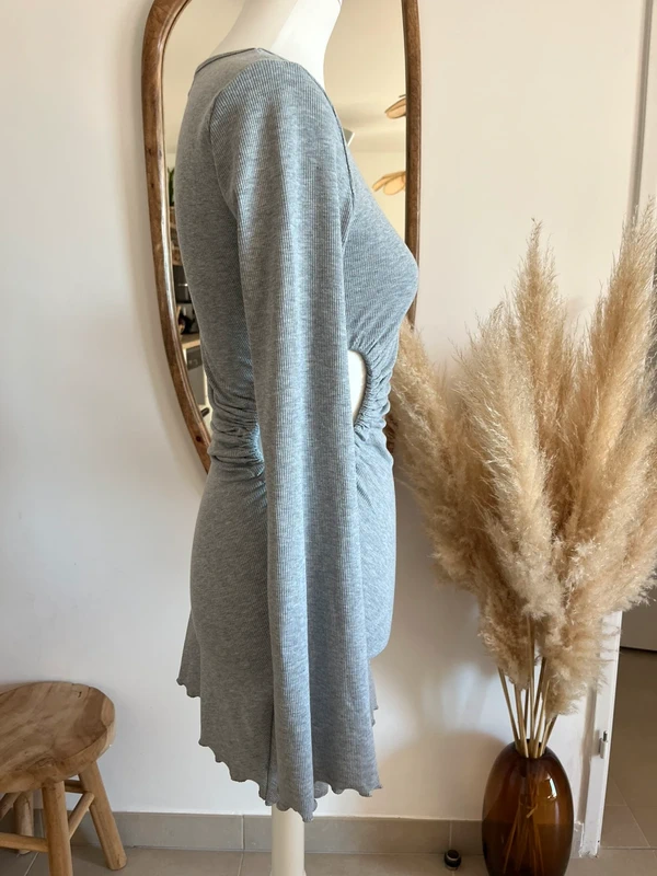 Robe moulante grise Kira Store - photo numéro 5
