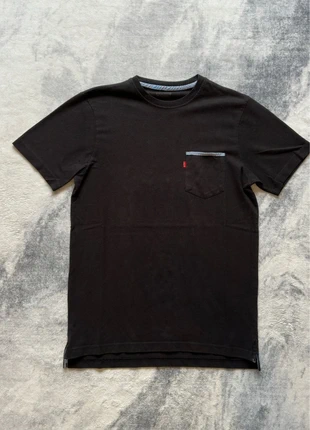 t-shirt levi’s noir basique à poche détail bleu taille s, marca: Levi's, estado: Muy bueno, tamaño: S, 15,00 €, 16,45 € Protección al comprador Pro incluida