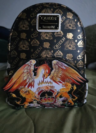 Loungfly Queen rugtasje, merk: Loungefly, staat: Nieuw zonder prijskaartje, € 55,00, € 58,45 inclusief Kopersbescherming