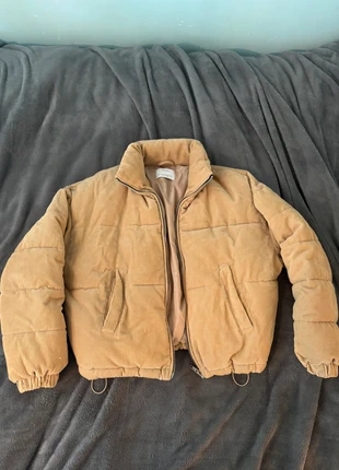Beige Corduroy Puffer Jacket, brand: Bershka, condition: Good, size: S / 36 / 8, €10.00, €11.20 includes Buyer Protection
