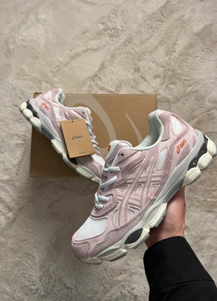 Asics Gel NYC Rose Cream Water, marque: Asics, état: Très bon état, taille: 41,5, 109,00 €, 115,15 € Protection acheteurs incluse