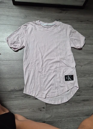 T shirt calvin Klein taille S, marque: Calvin Klein, état: Neuf sans étiquette, taille: S, 6,00 €, 7,00 € Protection acheteurs incluse